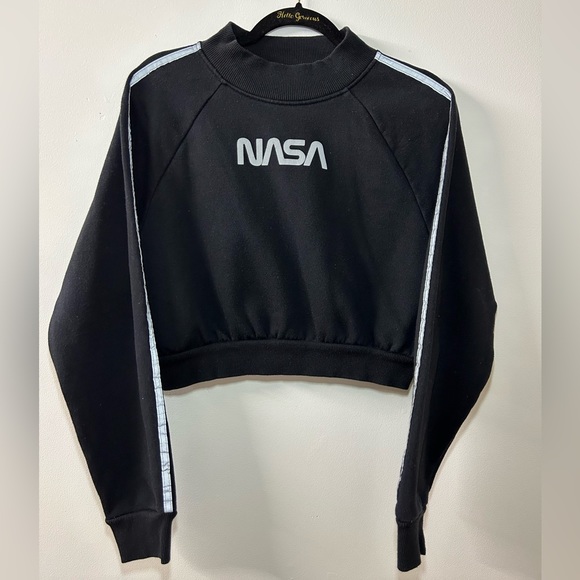 F21 X NASA Reflective Crop Hoodie - Picture 2 of 3